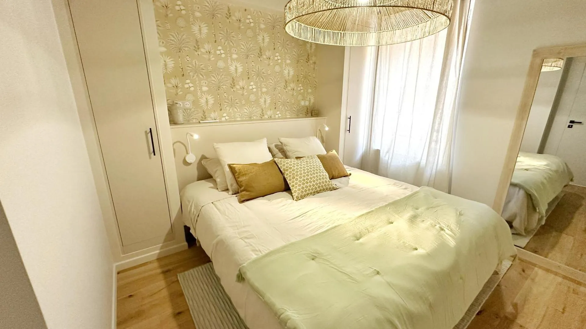 La Maison Cavet 5 Appartements De Standing Au Coeur Du Village Sanary-sur-Mer Fransa