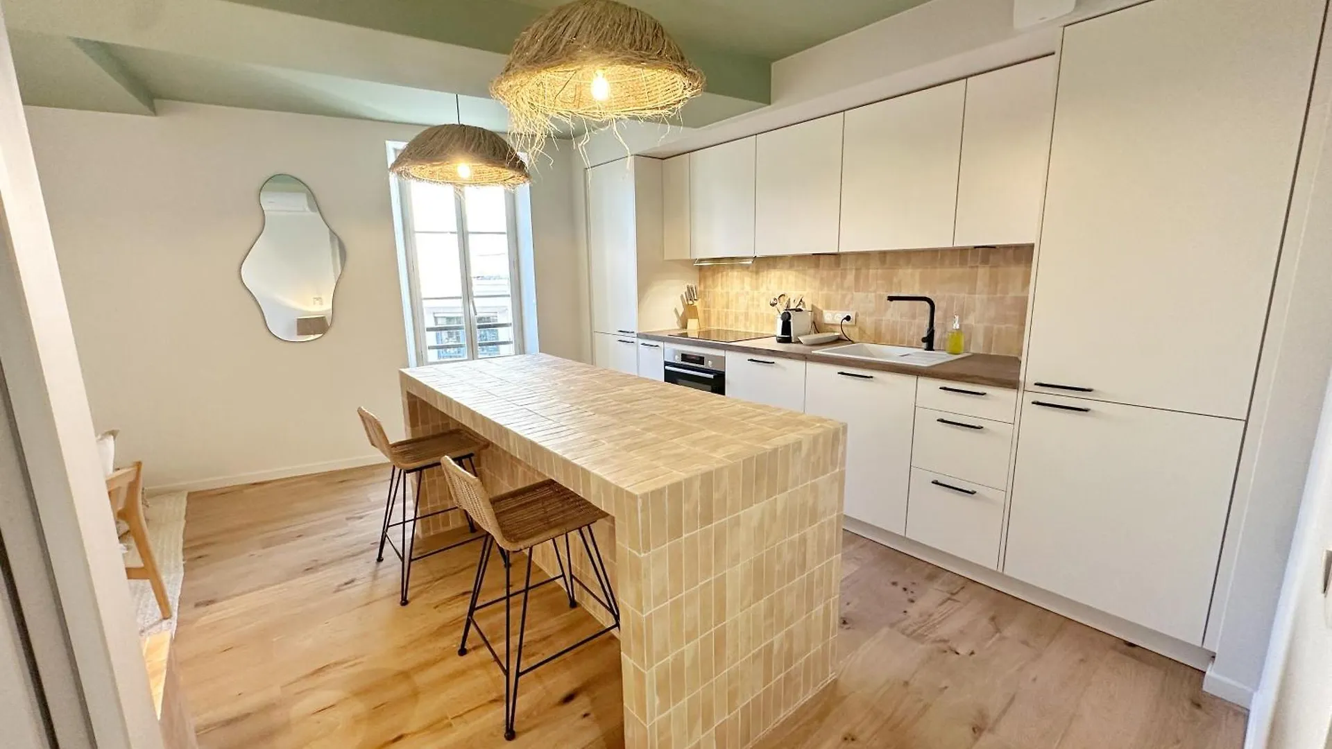 Daire La Maison Cavet 5 Appartements De Standing Au Coeur Du Village Sanary-sur-Mer Fransa